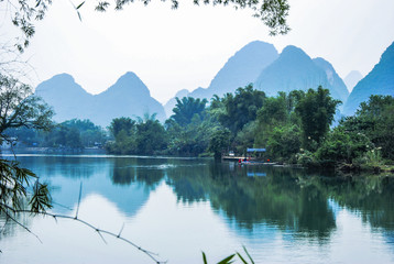 4minute和2NE1出道至今在歌谣节目和各大颁奖礼中得过哪些奖？