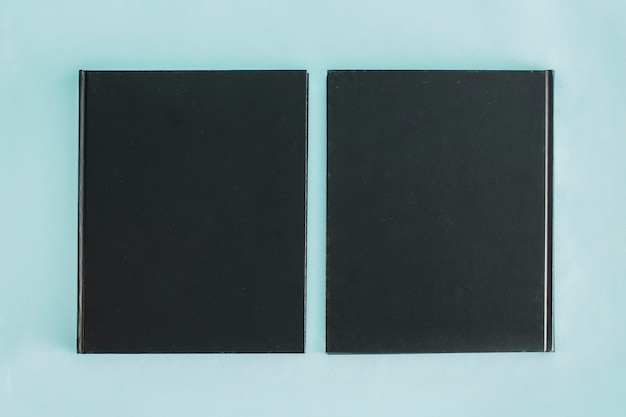 邻家花美男里那个熊猫眼女编辑叫什么？