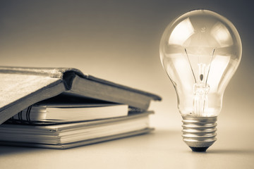 4minute和2NE1出道至今在歌谣节目和各大颁奖礼中得过哪些奖？